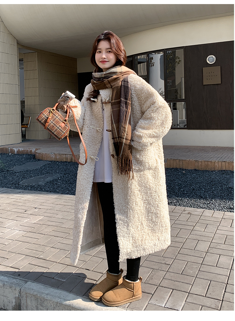 Korean Women's Fashion: Cozy Elegance: A Korean Woman’s Warm and Stylish Winter Look