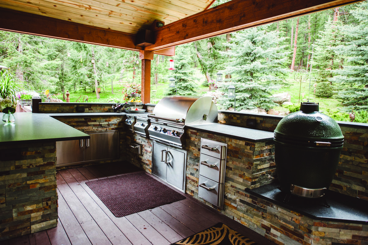 Outdoor Kitchen