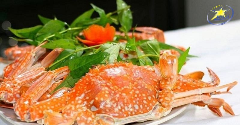 Ghẹ xanh hấp hải sản địa phương độc đáo

