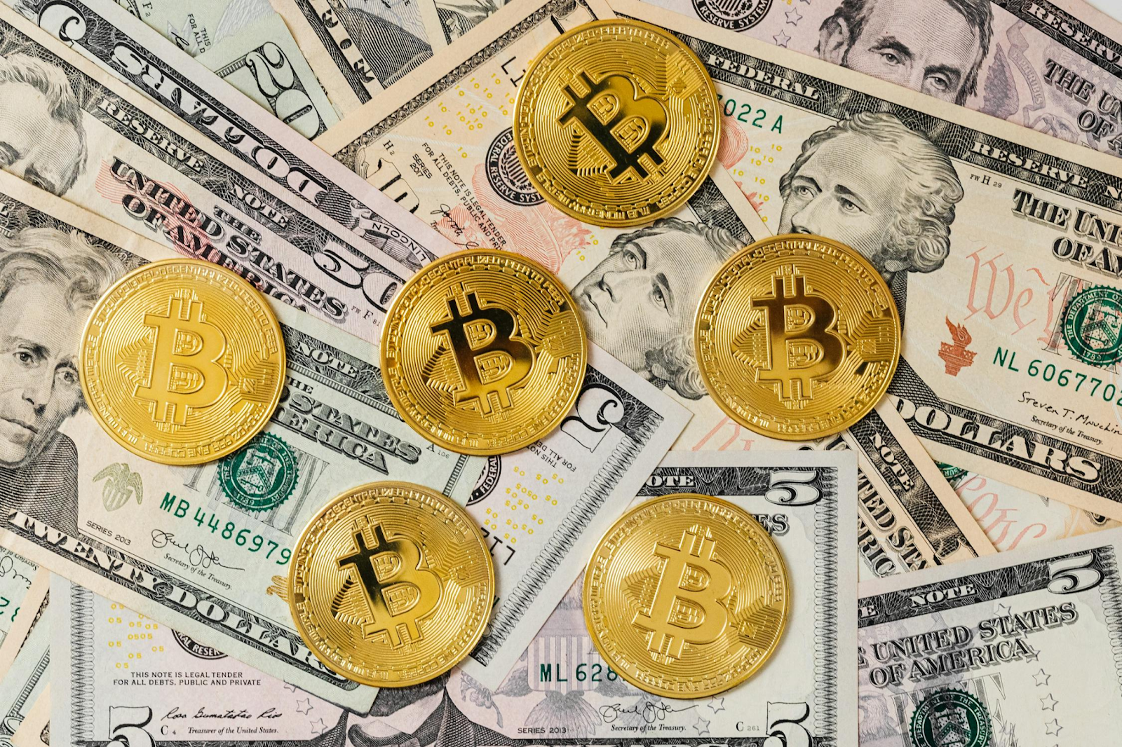 Gold Bitcoin and Dollar 