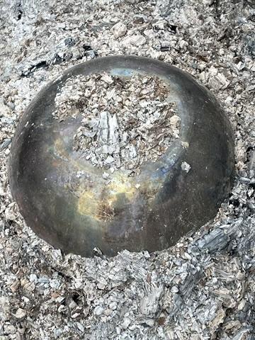 A close-up of a bowl

AI-generated content may be incorrect.