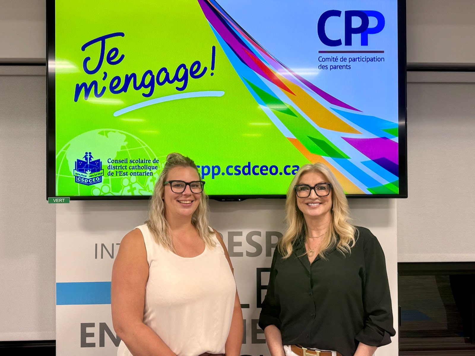 Christine Bertrand, parent-membre représentant la région d'Embrun et présidente du CPP, accompagnée de Chantal-Christine Gratton, surintendante de l’éducation au CSDCEO.