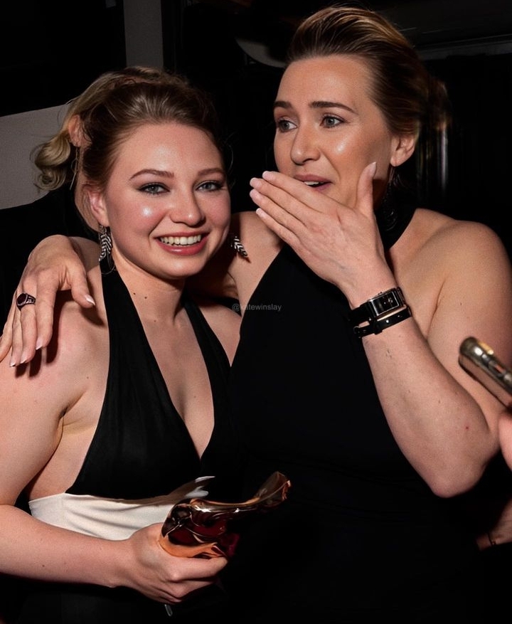 Mia Threapleton with her mother, Kate Winslet