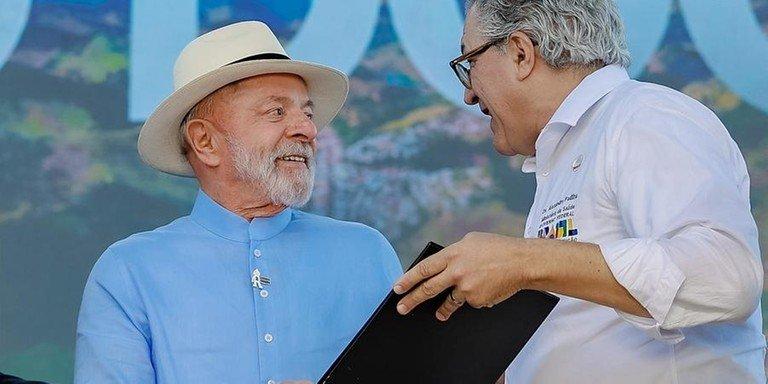 Lula participou de uma cerimônia para anunciar avanços do Acordo Rio Doce em Minas Gerais