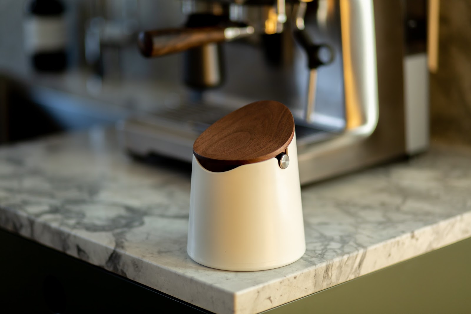 A gift perfect for new dads in the at-home barista community, a Crema ARC knock box
