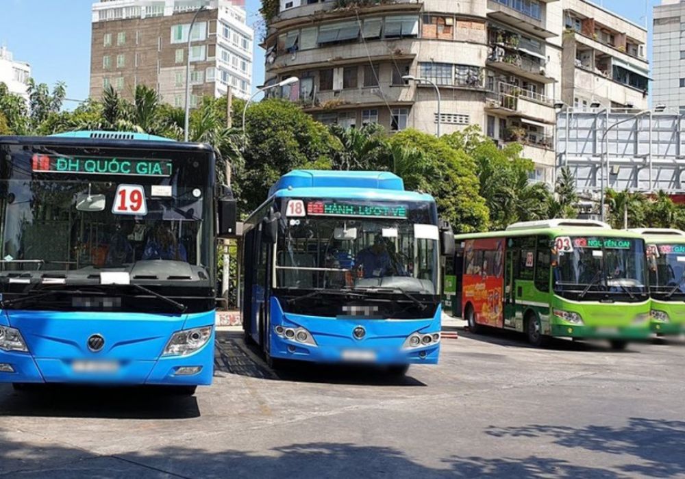 Có rất nhiều tuyến xe bus bạn có thể tham khảo để đi tới Giáo Xứ Nam Hoà (Ảnh: Sưu tầm internet)