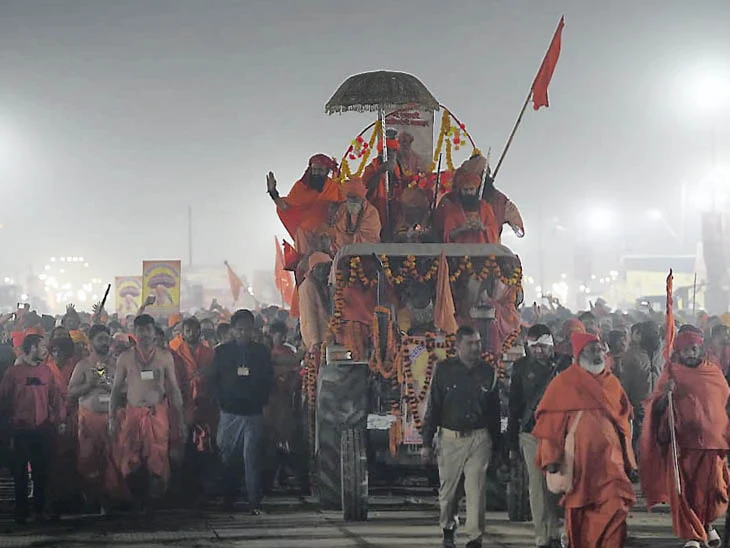 पंचायती अखाड़ा महानिर्वाणी के साधुओं ने भगदड़ के बाद संगम स्नान नहीं किया।