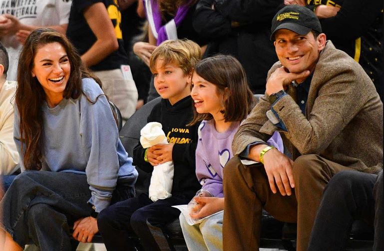 Mila Kunis Ashton Kutcher kids
