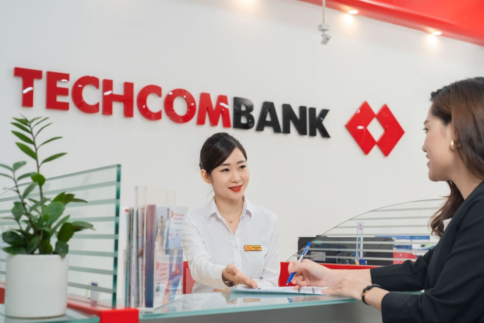 Trải Nghiệm Dịch Vụ Chăm Sóc Khách Hàng Tại Techcombank