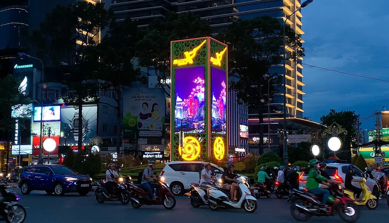 Thuê màn hình LED Quận 10