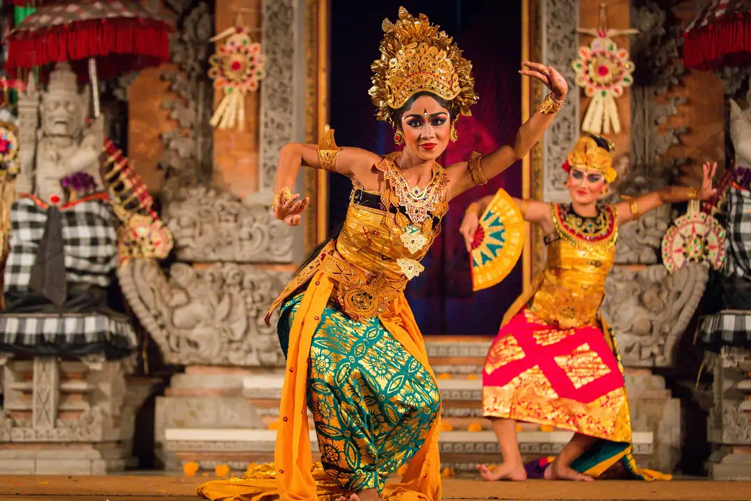 must-see performance in bali Legong Dance at the Ubud Palace