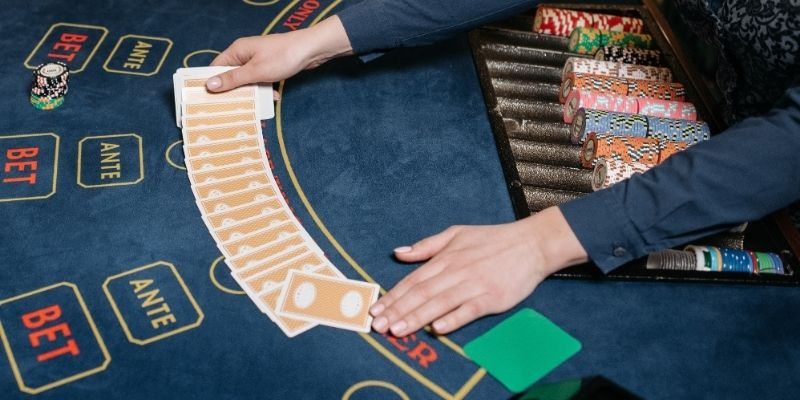 Baccarat là gì? Trò chơi game bài tạo nên sức hút lớn