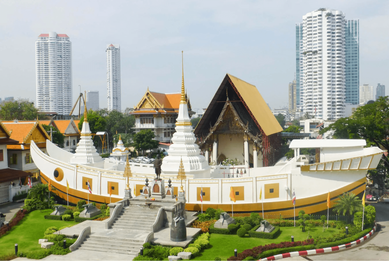 CHÙA THUYỀN THÁI LAN