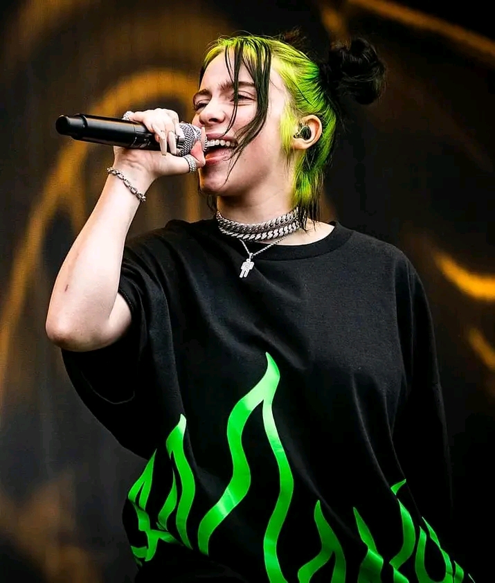 Billie Eilish photo 