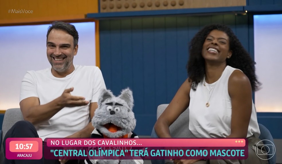 Tadeu Schmidt, Fernanda Garay e o Petit Gat apresentaram a 'Central Olmpica'  Foto: Globo