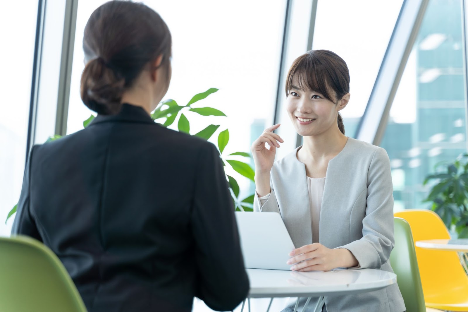 カウンセリングしている女性