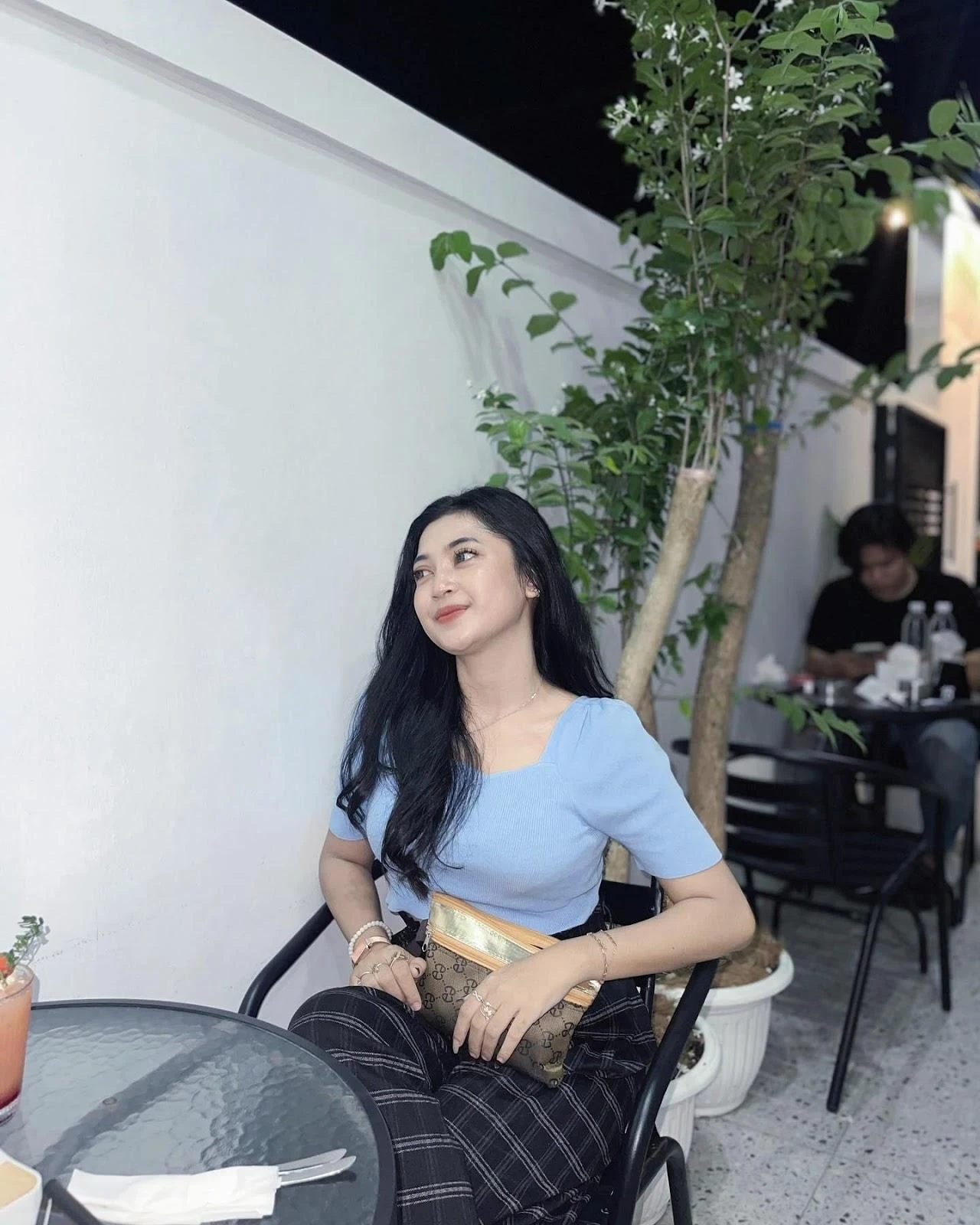 Wanita Mempesona yang Membuat Setiap Momen Jadi Lebih Panas, wanita mempesona, momen panas, cewek seksi