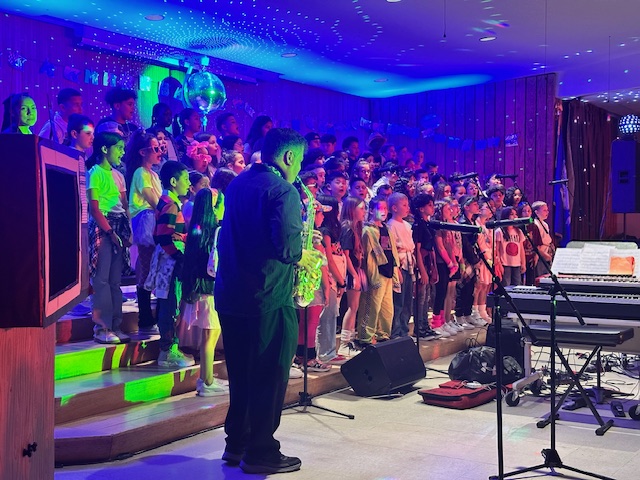 Davenport's 80s themed concert