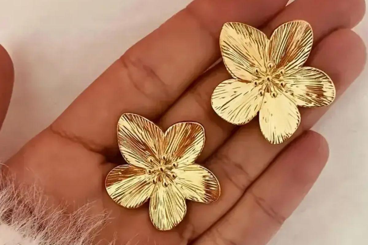 Fleurs dorées