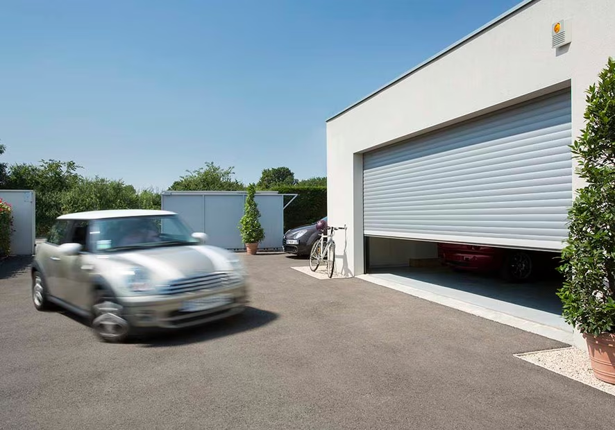 garage door won't close