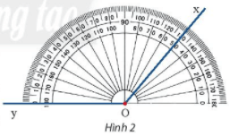 BÀI 7: SỐ ĐO GÓC. CÁC GÓC ĐẶC BIỆT1. Thước đo góc2. Cách đo góc. Số đo gócBài 1: Dùng thước đo góc, xác định số đo của góc xOy cho trước.- Bước 1: Ta đặt thước đo góc sao cho tâm của thước trùng với đỉnh O của góc.- Bước 2: Xoay thước sao cho một cạnh của góc (chẳng hạn, cạnh Oy) đi qua vạch 0 của thước và thước chồng lên phần trong của góc như Hình 2.- Bước 3: Xác định xem cạnh còn lại của góc (cạnh Ox) đi qua vạch chỉ số nào trên thước đo góc, ta sẽ được số đo của góc đó.Giải nhanh:Góc xOy = 130oBài 2: Cho góc xOy như hình vẽ. Em hãy dùng thước đo góc đo góc xOy.Giải nhanh:Góc xOy = 45*Bài 3:– Mỗi góc trong Hình 3 có số đo là bao nhiêu?- Dùng thước đo góc để xác định số đo các góc trong Hình 4.Giải nhanh:- Mỗi góc trong Hình 2 có số đo là:a) 40∘                    b) 135∘c) 90∘                    d) 180∘- Số đo của các góc trong Hình 4: HS thực hành đo4. Các góc đặc biệtBài 1: Hãy đo các góc dưới đây và so sánh số đo của chúng với 90°.Giải nhanh:a) nBm = 90∘b) pCq < 90∘c) xAy > 90∘5. Bài tập