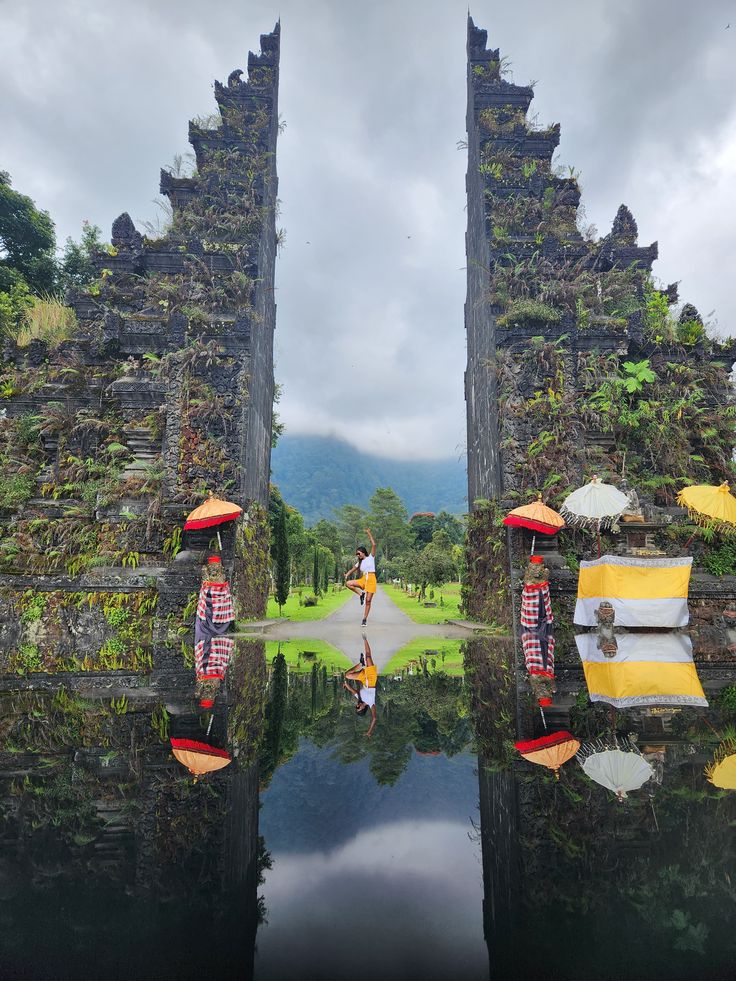 Handara Gate