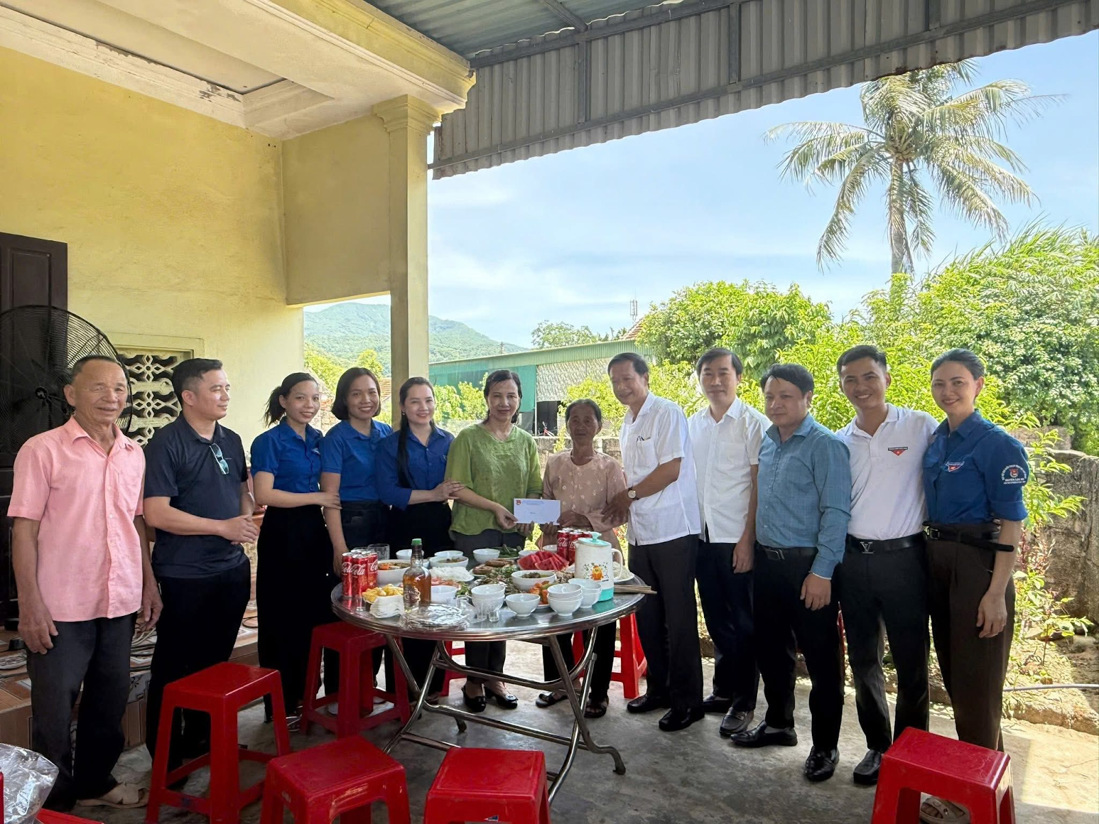 Tuổi trẻ Trường Đại học Hà Tĩnh tổ chức hoạt động tri ân nhân Ngày Thương binh - Liệt sĩ 27/7