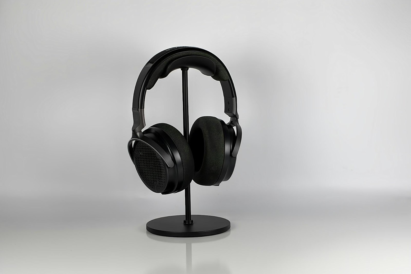 10 Must Have Gear for the Ultimate Streaming Setup