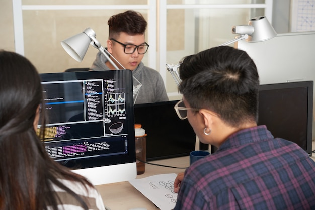 Exploring Open Source Software: Pros and Cons