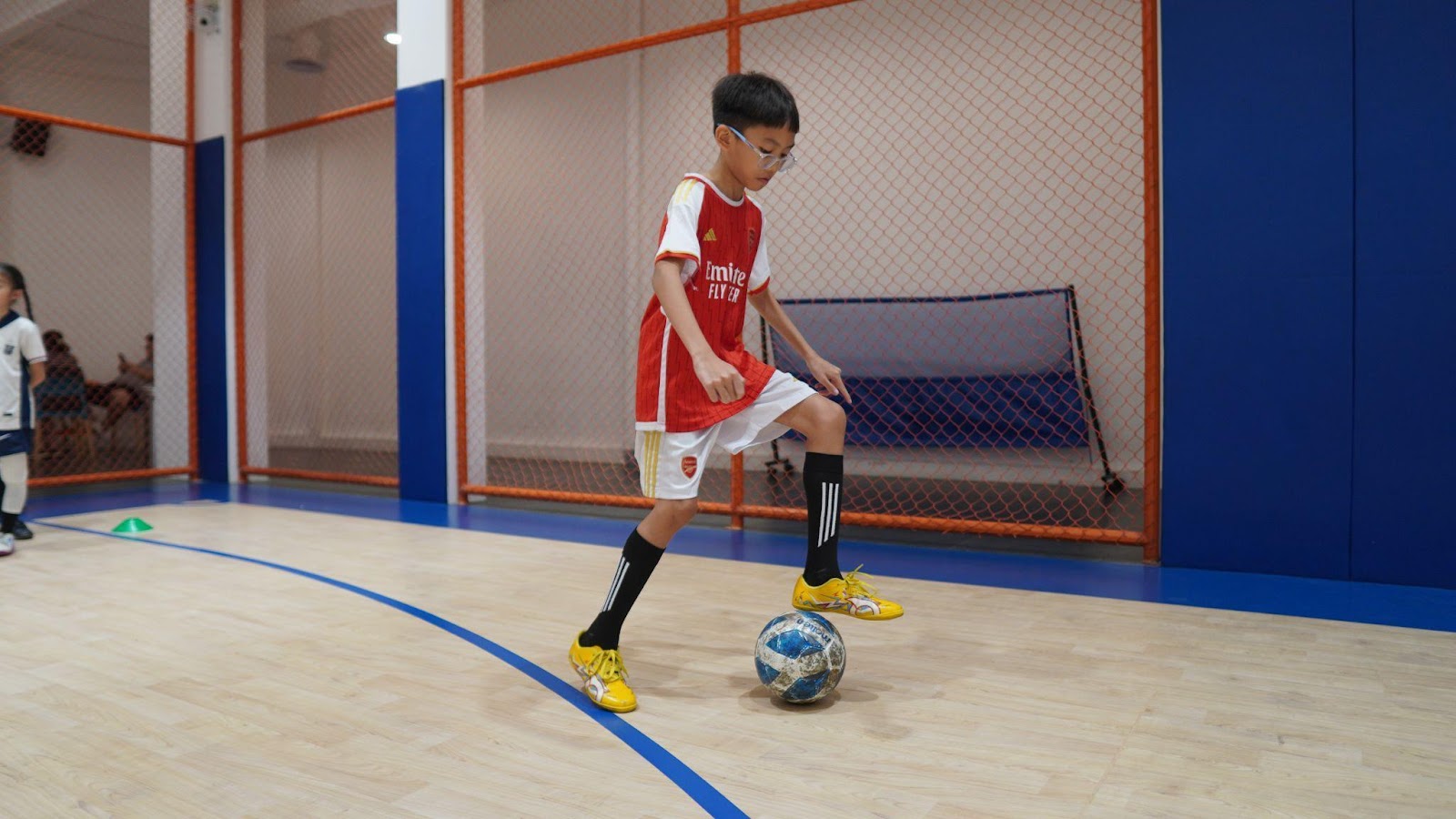 Keterampilan yang Harus Dikuasai sebagai Pivot - Fake Backheel (Dragback) 
