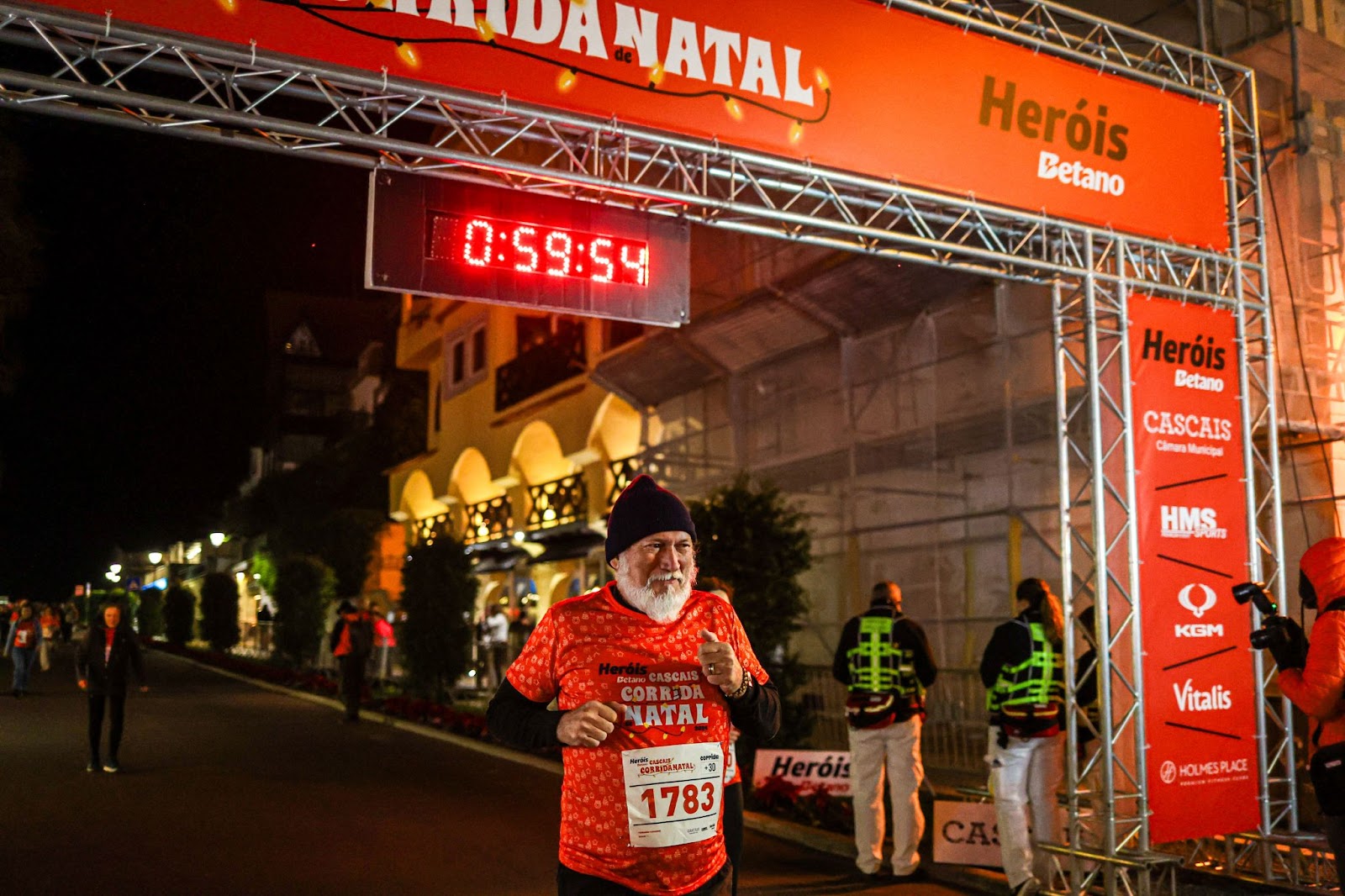 Fotografar luzes de Natal pode ser um desafio, pois elas exigem uma combinação de técnicas específicas para capturar sua essência brilhante sem perder os detalhes. 