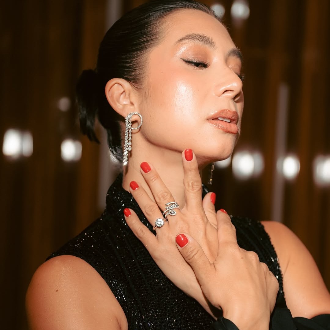 Pesona Jennifer Bachdim yang Tiada Tara dengan Anting Berlian MONDIAL
