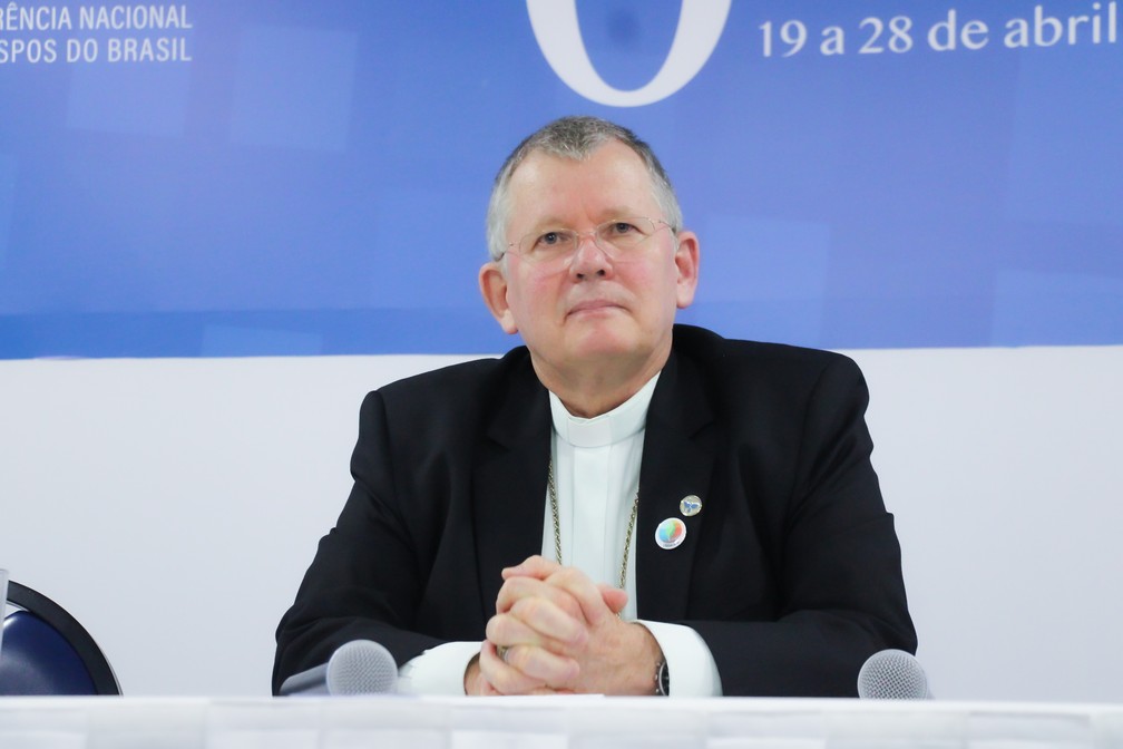 O arcebispo de Porto Alegre (RS) e presidente da CNBB, Dom Jaime Spengler, em entrevista coletiva a jornalistas na cobertura da 60 Assembleia Geral da CNBB.  Foto: Jaison Alves/CNBB Sul 4