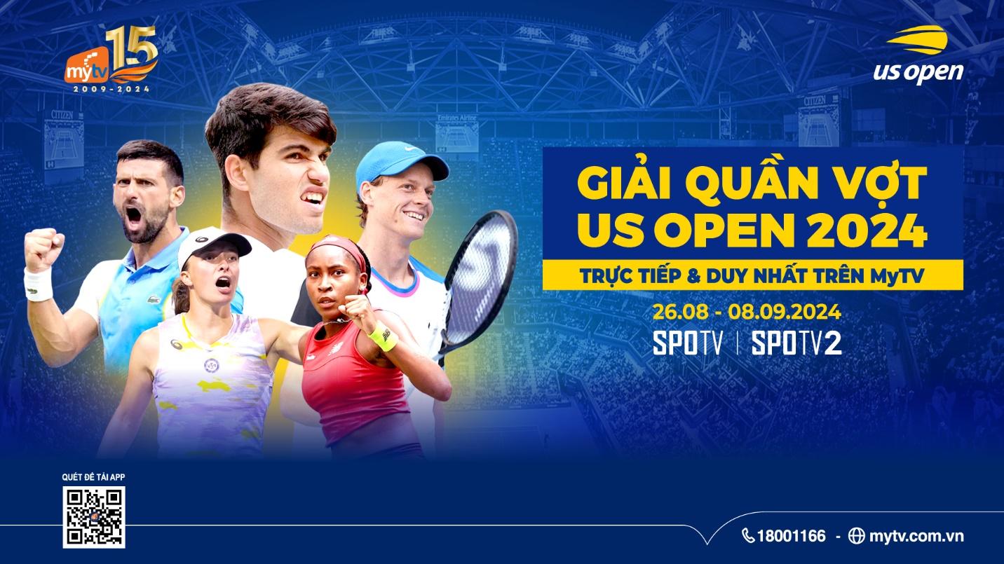 A group of people holding tennis rackets

Description automatically generated