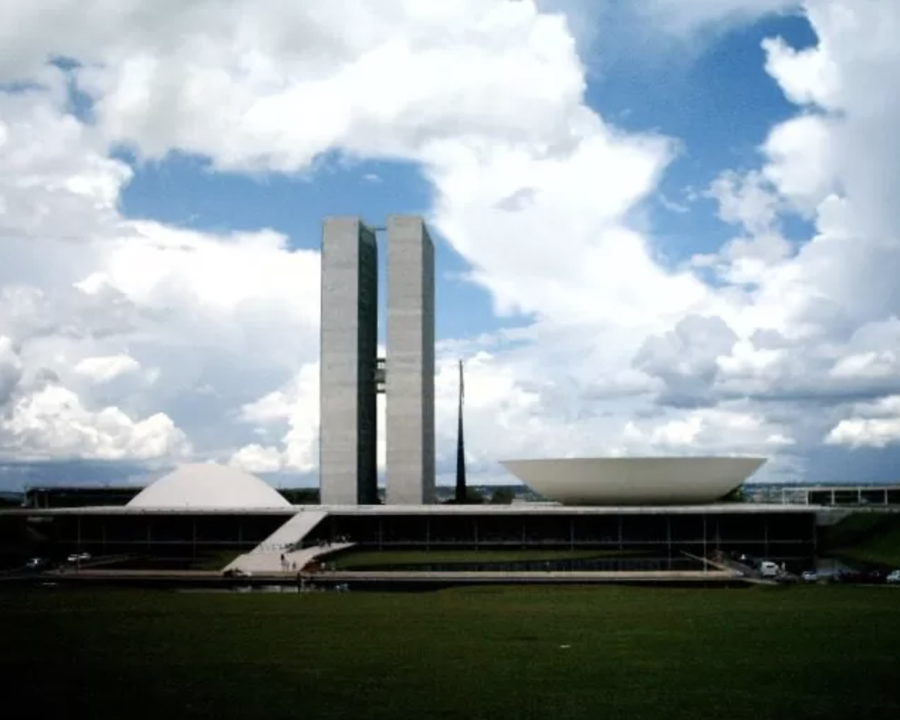 Edificios del Congreso Nacional en Brasilia, diseñados por Oscar Niemeyer
