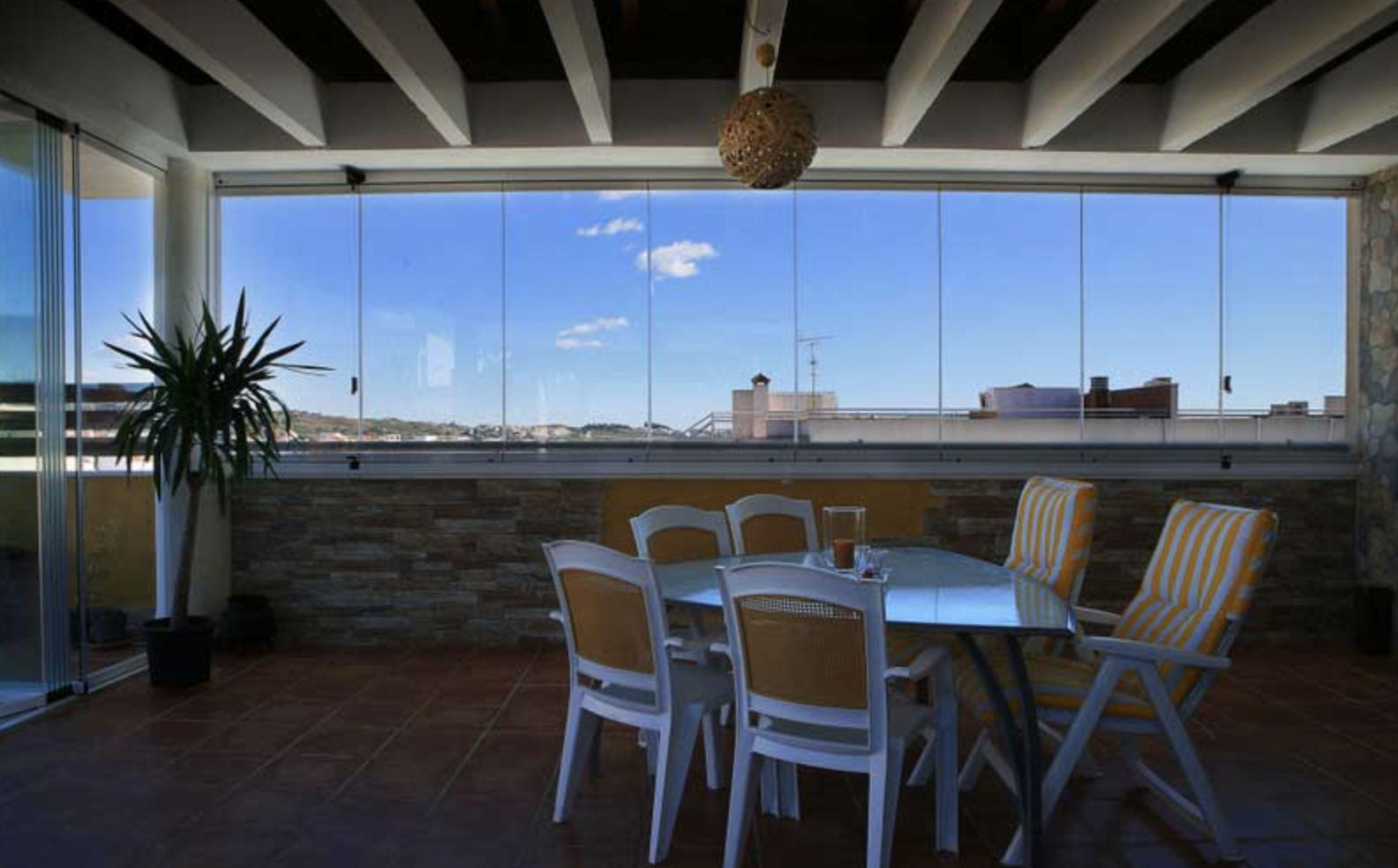 Una instalación de cortinas de cristal sin ningún inconveniente