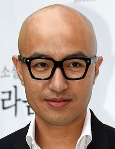 Hong Seok Cheon on a eye glass 