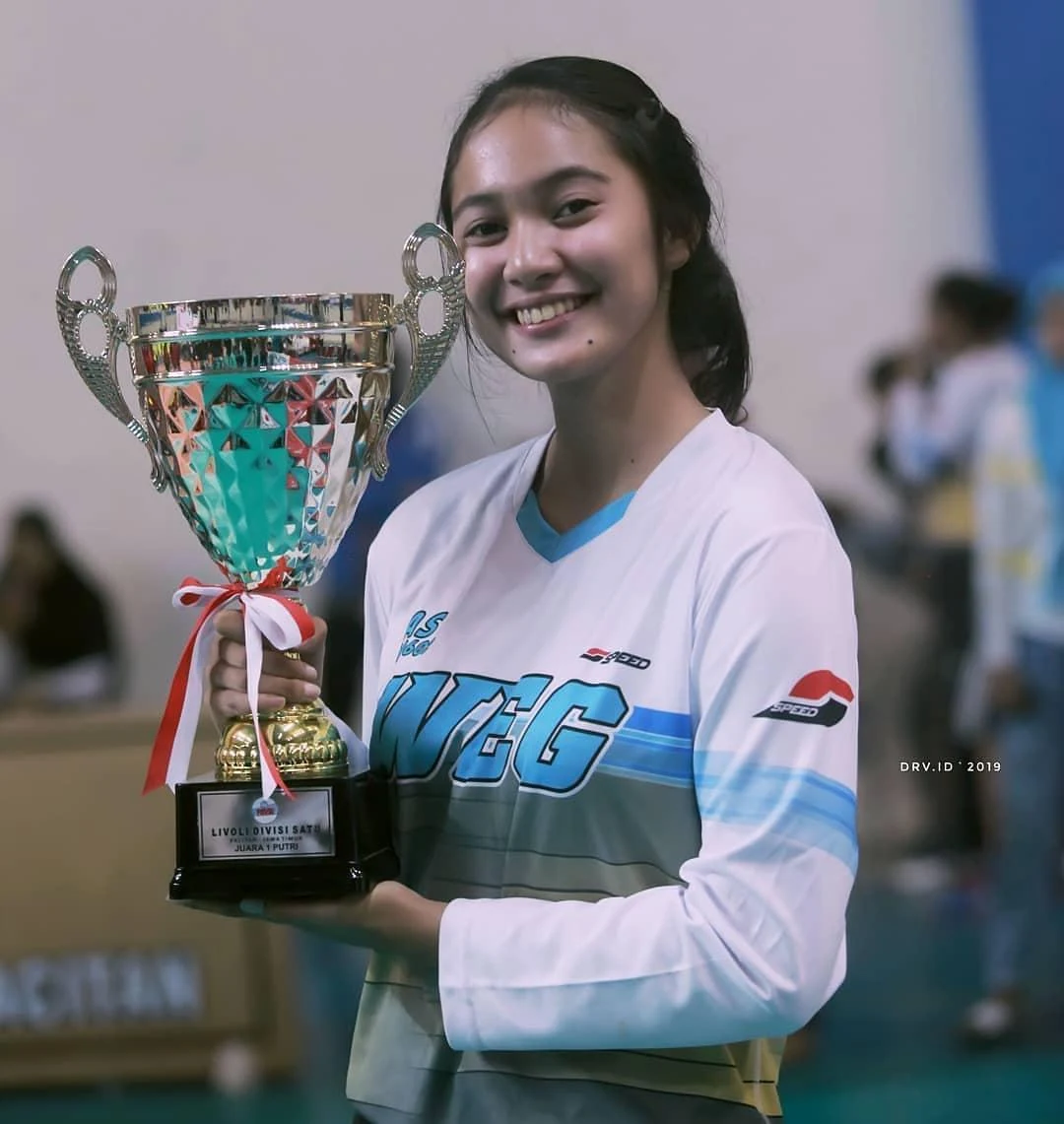 Wanita Cantik yang Membuat Setiap Detik Menjadi Lebih Menantang, wanita cantik, detik menantang, cewek seksi