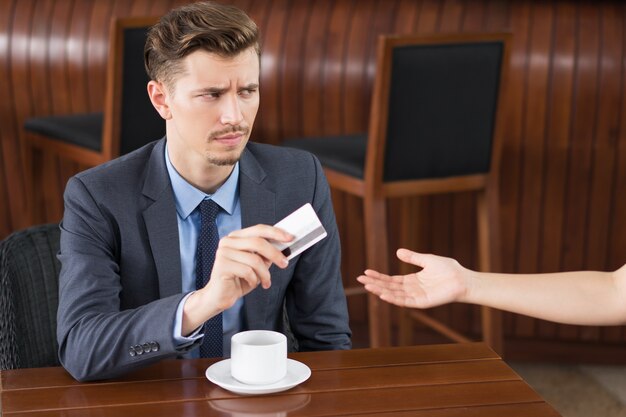 How to Choose the Right Bankruptcy Lawyer for You