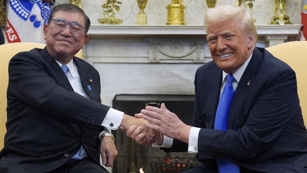 日本首相石破茂与美国总统特朗普资料图片