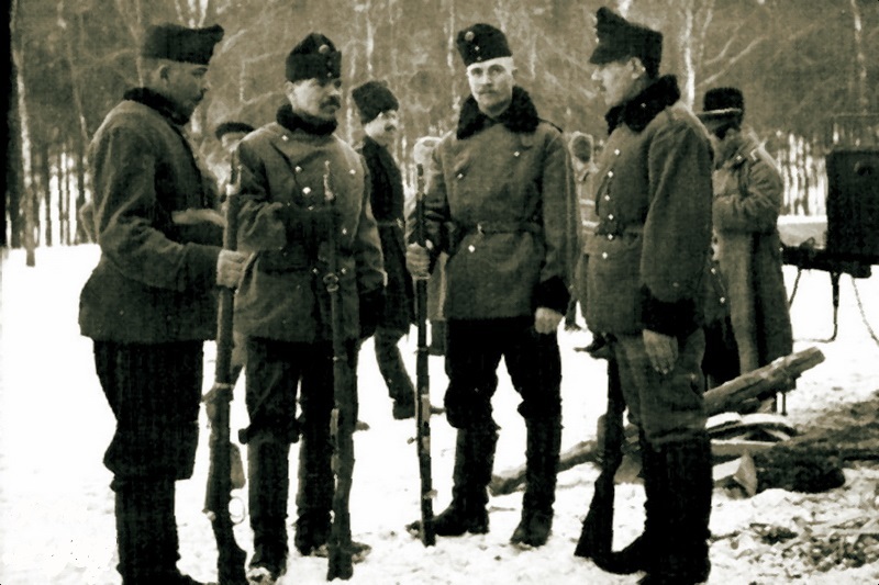 ​«Группа добровольно сдавшихся венгерских гусар, 1915–1916 гг.» (http://goskatalog.ru) - Миф о красных мадьярах | Warspot.ru