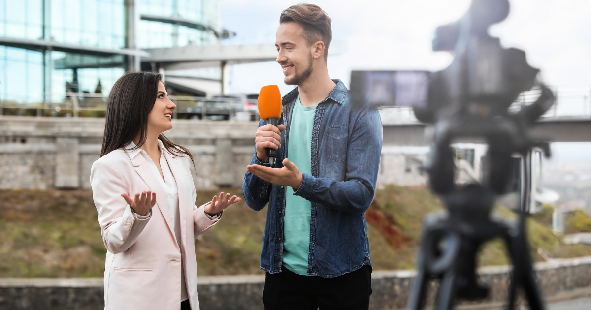 ENFP cocok bekerja sebagai reporter.