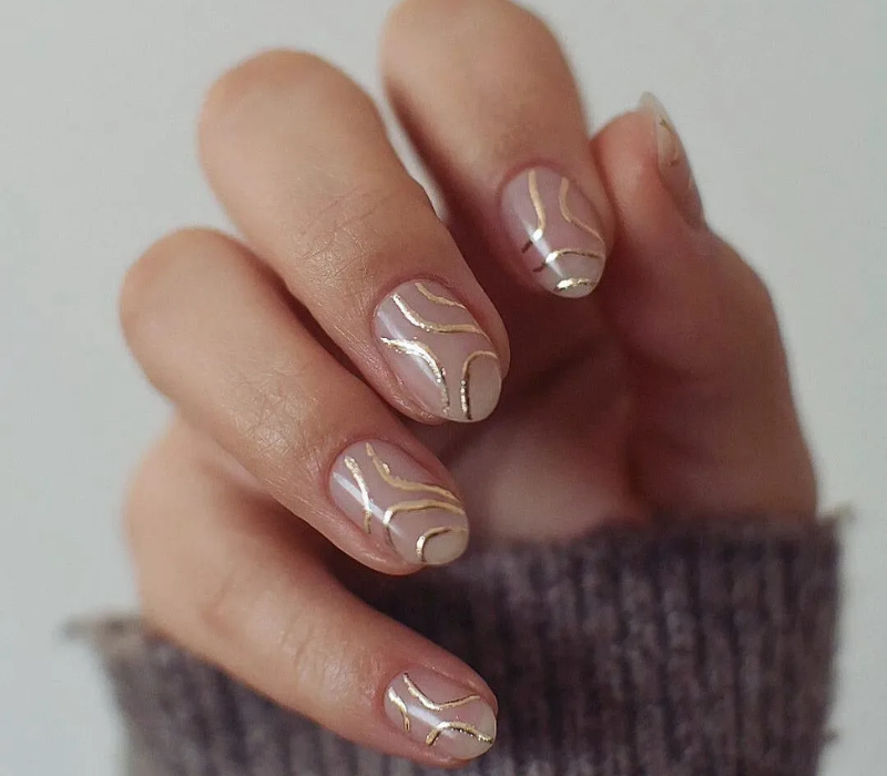 Soft Nude Lines