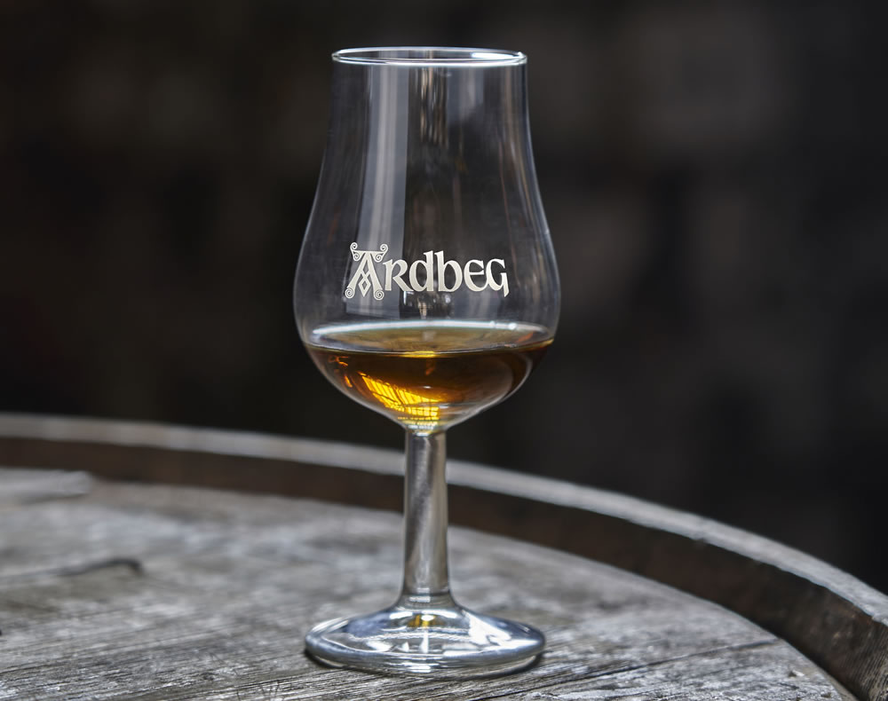 Ardbeg Islay single malt škótska whisky