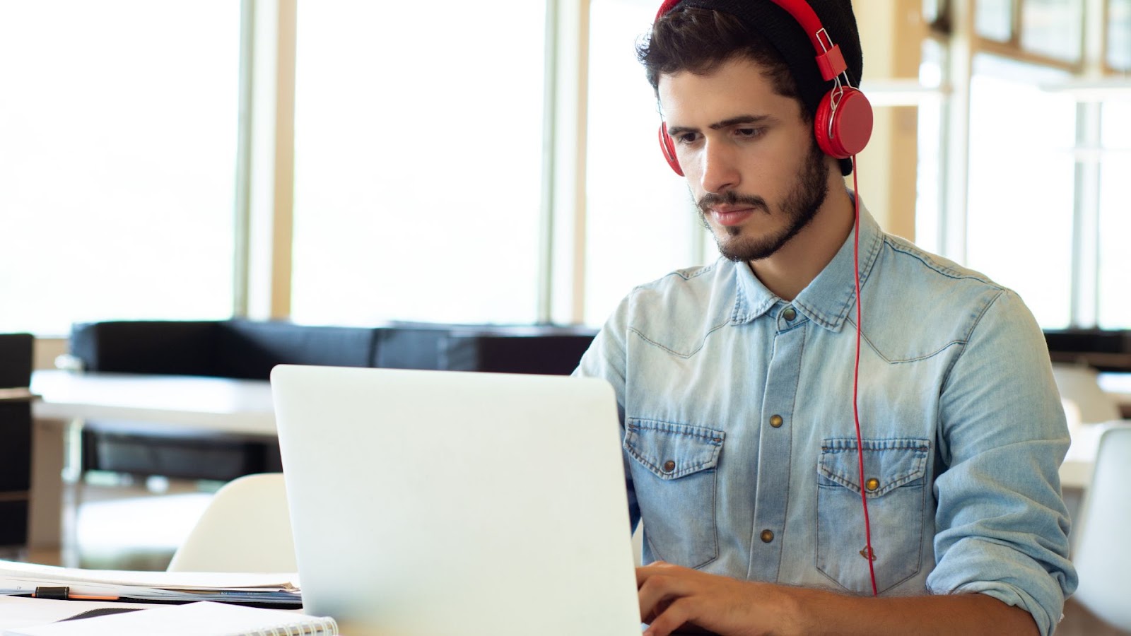 Why virtual internships matter for Ivy League applications?