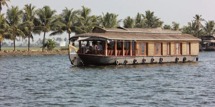 KERALA – THE COASTAL ADORNMENT OF INDIA