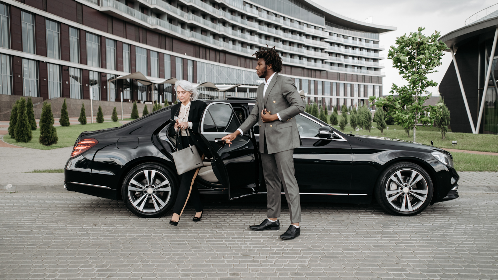 Explore Houston in Style with the Best Luxury Car Service Destinations