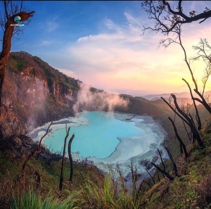   Wisata Kawah Putih Ciwidey