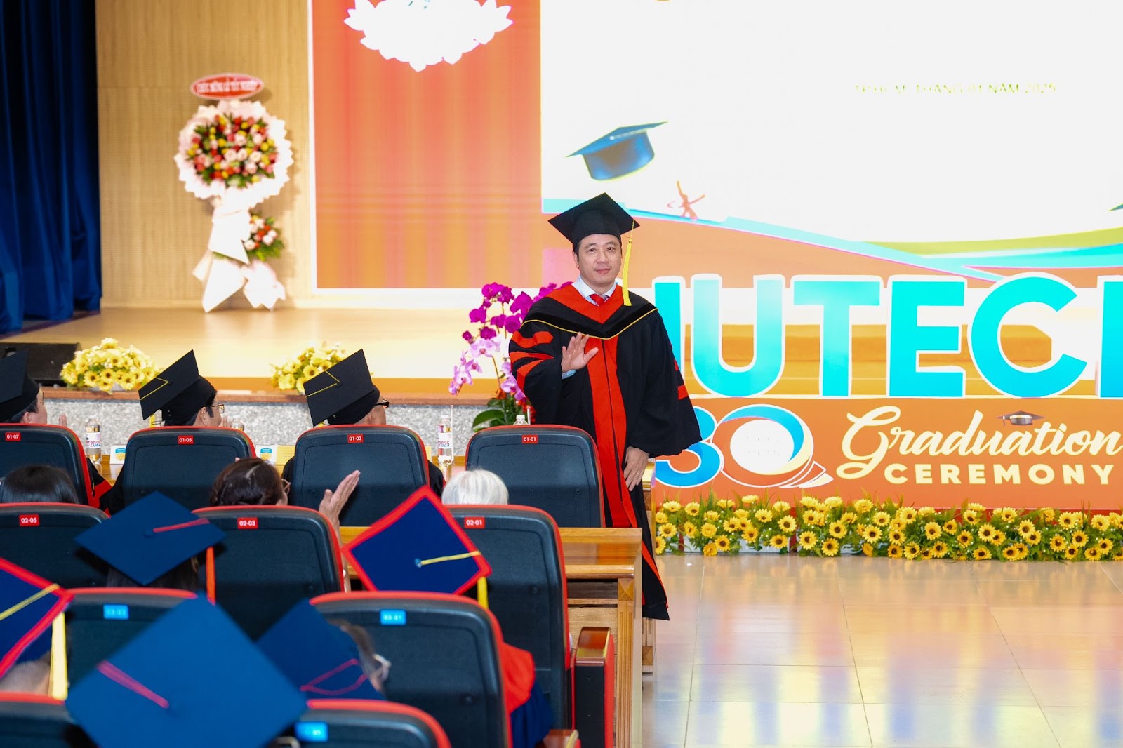 Lễ trao bằng tốt nghiệp Đợt 1 năm 2025 - Đón nhận thành công từ sự nỗ lực 40