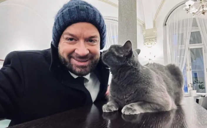 Daily Duties Transform Cat Found Victim